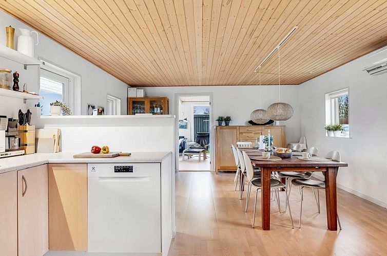 Vakantiehuis "Sampsa" - 350m from the sea