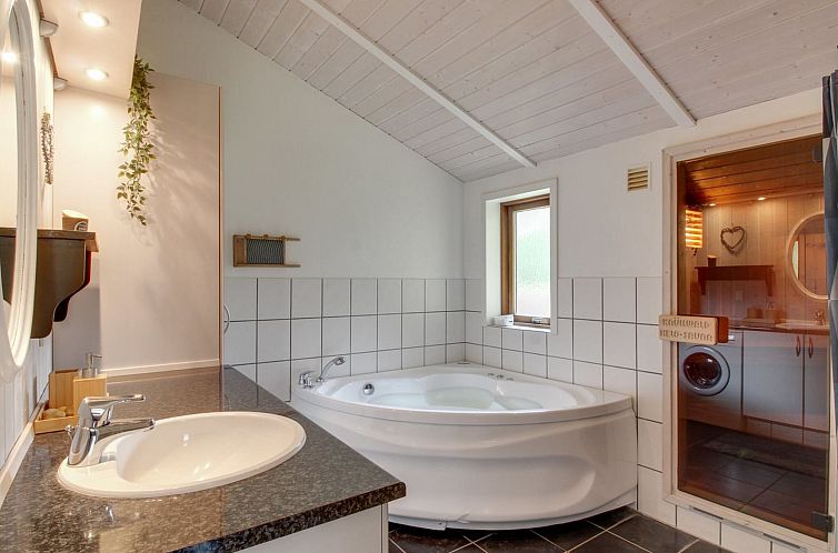 Vakantiehuis "Arvi" - 30km from the sea