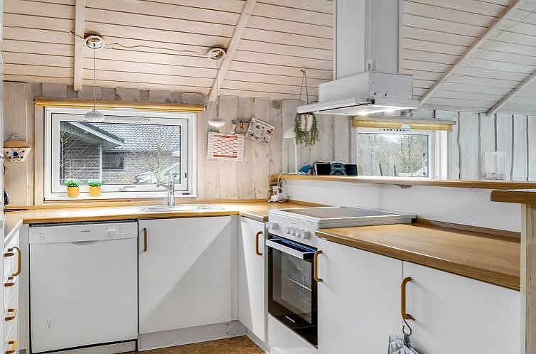 Vakantiehuis "Melisa" - 28km from the sea