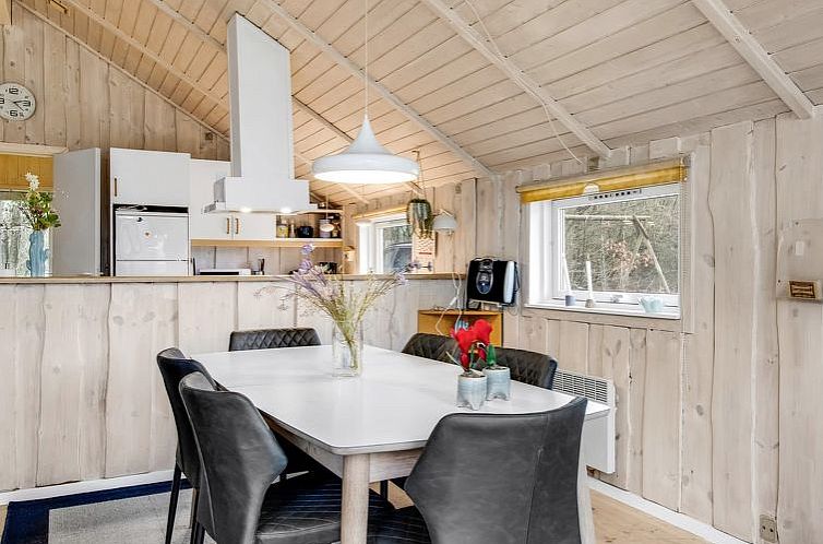 Vakantiehuis "Melisa" - 28km from the sea