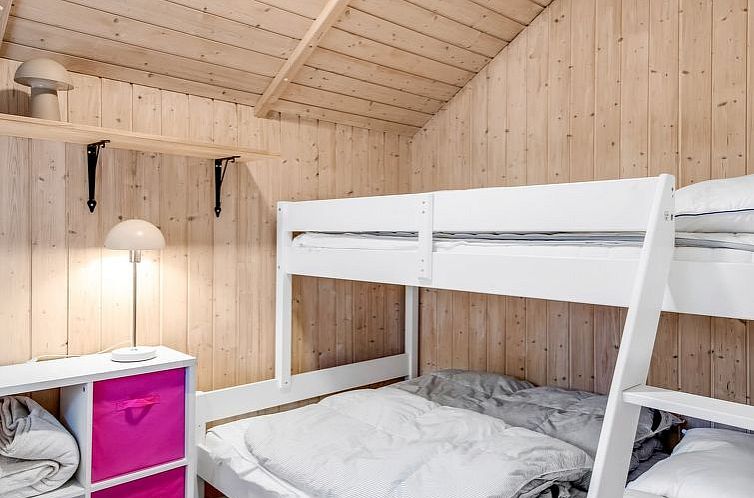 Vakantiehuis "Melisa" - 28km from the sea