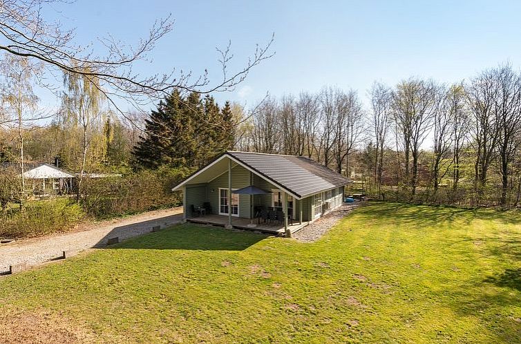 Vakantiehuis "Eryka" - 28km from the sea