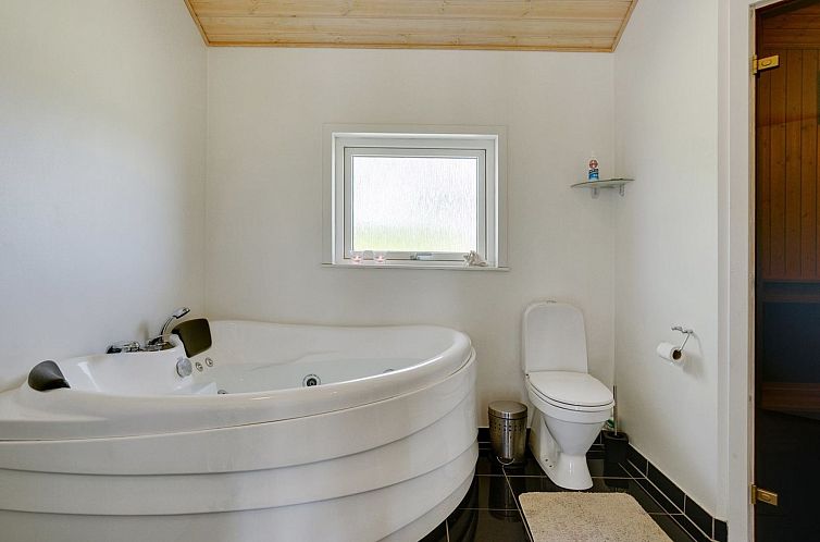 Vakantiehuis "Ebbi" - 36km from the sea