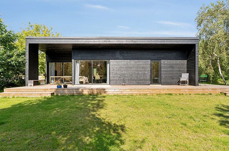 Vakantiehuis "Filip" - 1.2km from the sea