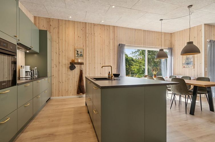 Vakantiehuis "Filip" - 1.2km from the sea