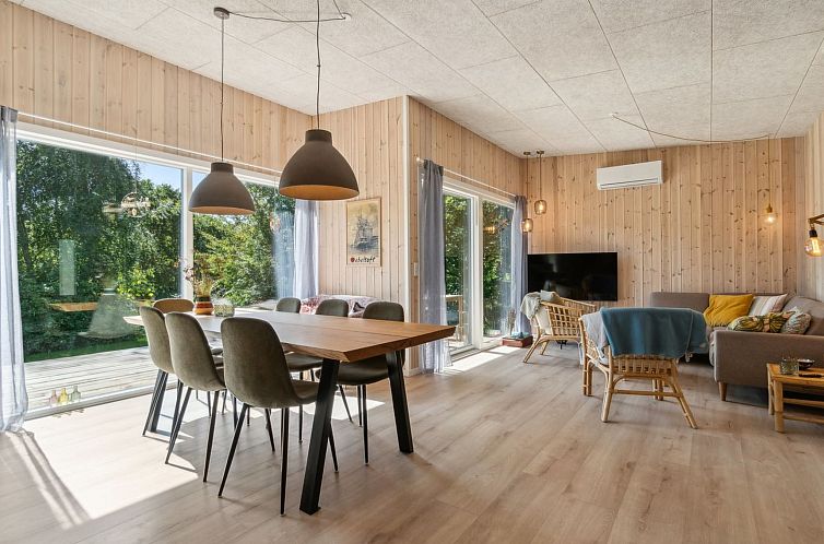 Vakantiehuis "Filip" - 1.2km from the sea