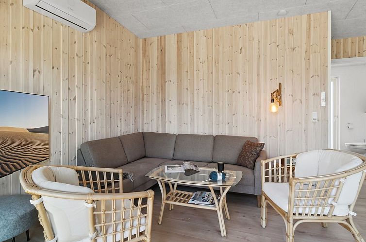 Vakantiehuis "Filip" - 1.2km from the sea