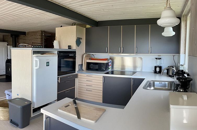 Vakantiehuis "Asmod" - 450m from the sea