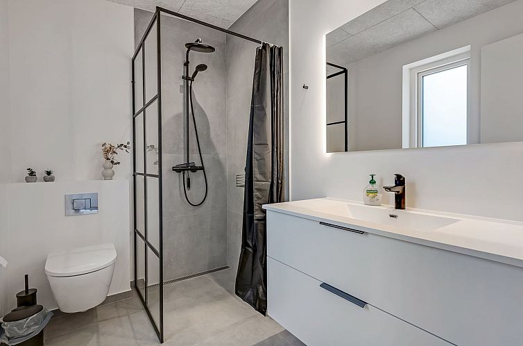 Vakantiehuis "Hubertina" - 900m from the sea