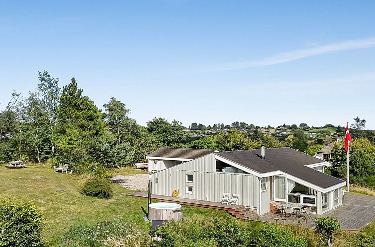 Vakantiehuis "Sybil" - 700m from the sea