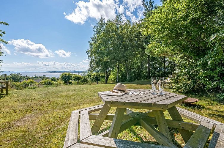 Vakantiehuis "Sybil" - 700m from the sea