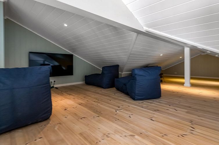 Vakantiehuis "Sybil" - 700m from the sea