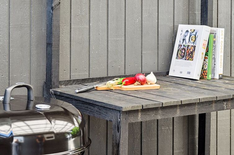 Vakantiehuis "Danja" - 1.7km from the sea