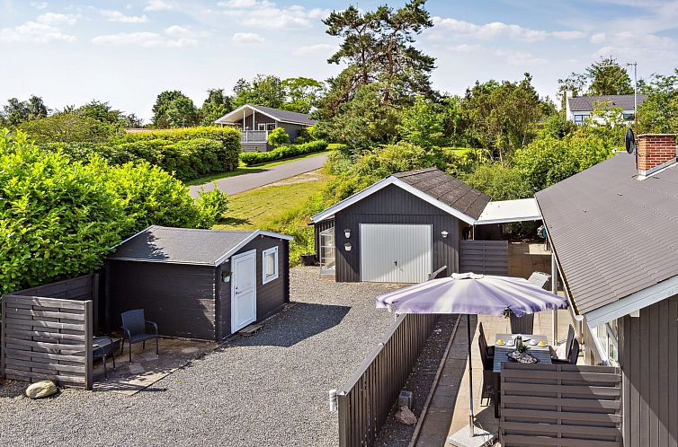 Vakantiehuis "Danja" - 1.7km from the sea