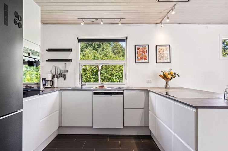 Vakantiehuis "Danja" - 1.7km from the sea