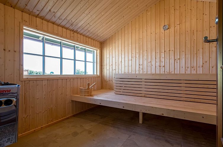 Vakantiehuis "Danja" - 1.7km from the sea