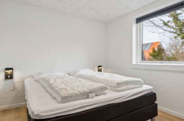 Vakantiehuis "Cyrill" - 2km from the sea