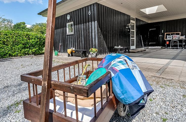 Vakantiehuis "Jyrki" - 100m from the sea