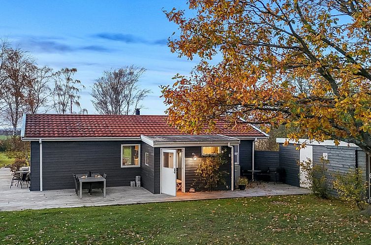 Vakantiehuis "Niels" - 1.3km from the sea