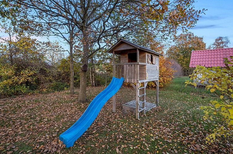 Vakantiehuis "Niels" - 1.3km from the sea