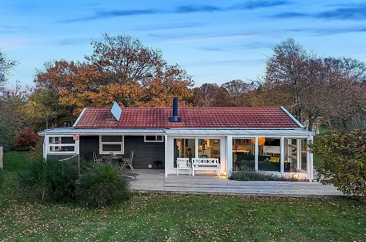 Vakantiehuis "Niels" - 1.3km from the sea