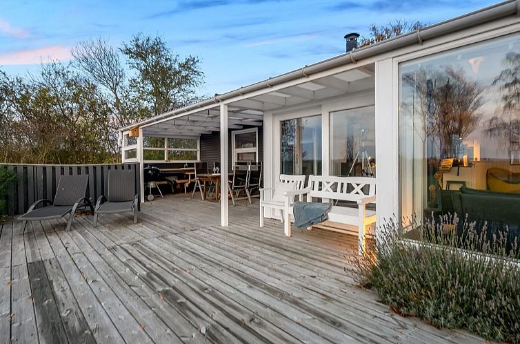 Vakantiehuis "Niels" - 1.3km from the sea