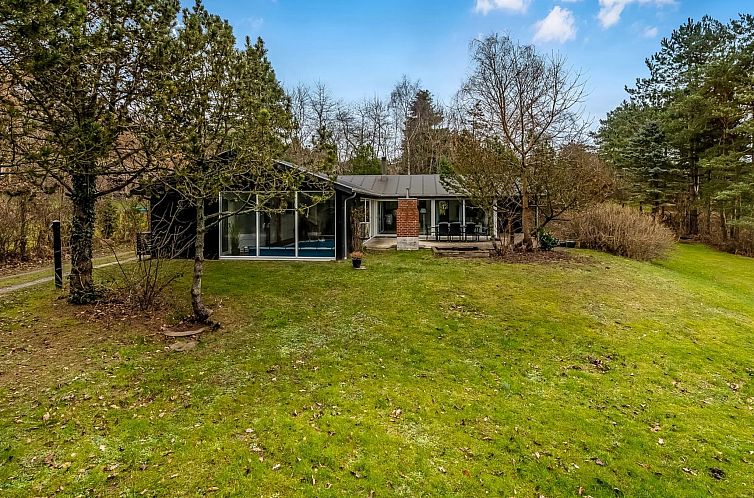 Vakantiehuis "Simjanka" - 800m from the sea