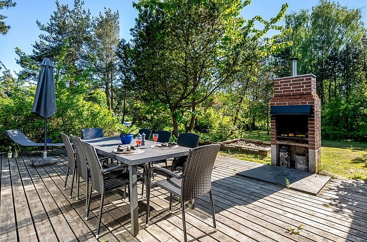 Vakantiehuis "Simjanka" - 800m from the sea