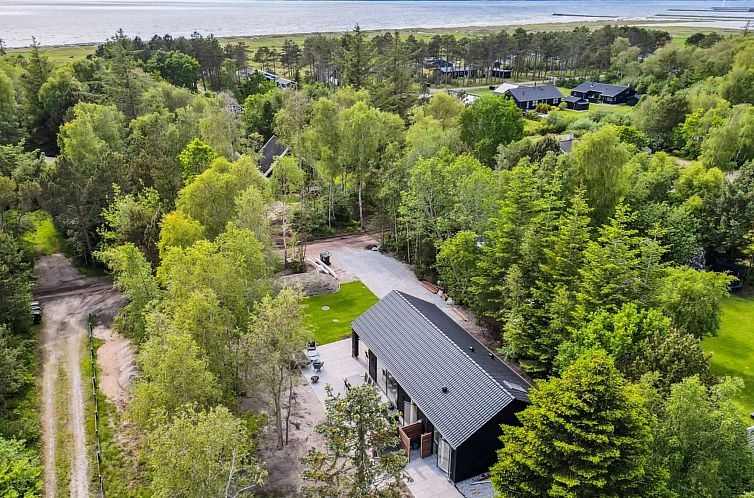 Vakantiehuis "Laina" - 250m from the sea