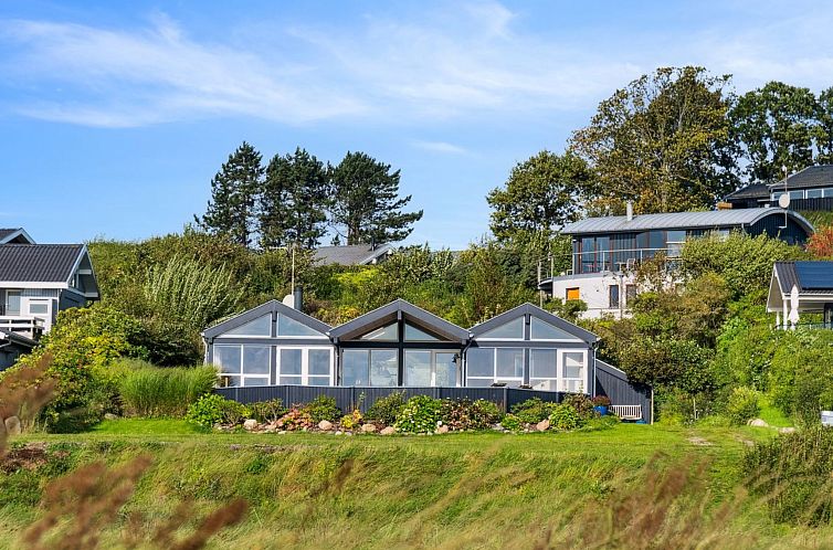 Vakantiehuis "Iivari" - 70m from the sea