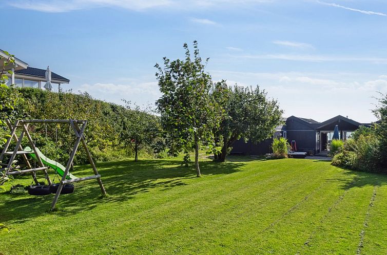Vakantiehuis "Iivari" - 70m from the sea