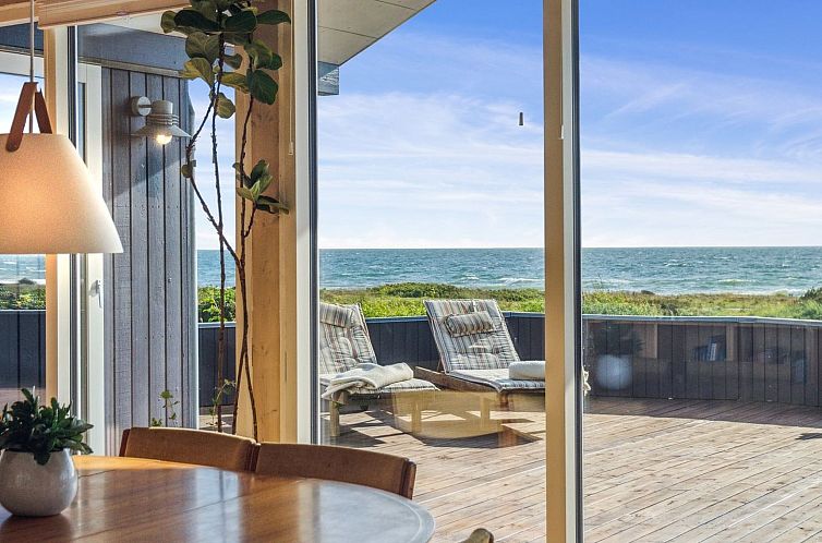 Vakantiehuis "Iivari" - 70m from the sea