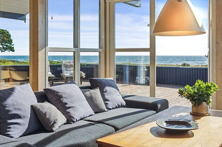 Vakantiehuis "Iivari" - 70m from the sea