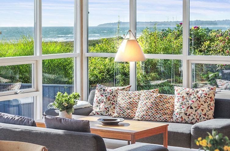 Vakantiehuis "Iivari" - 70m from the sea