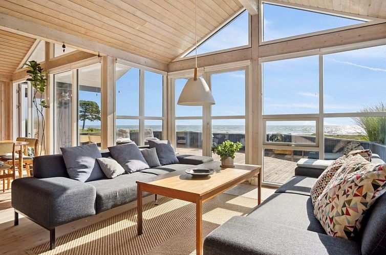 Vakantiehuis "Iivari" - 70m from the sea