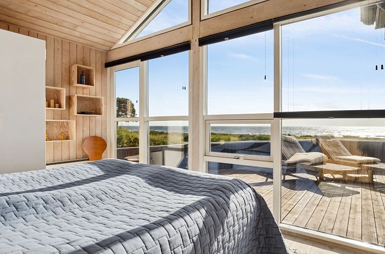 Vakantiehuis "Iivari" - 70m from the sea