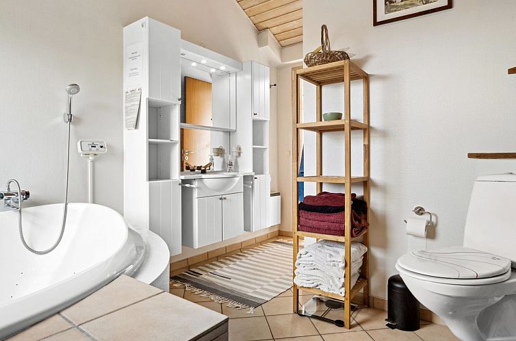 Vakantiehuis "Iivari" - 70m from the sea