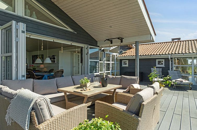 Vakantiehuis "Hening" - 50m from the sea