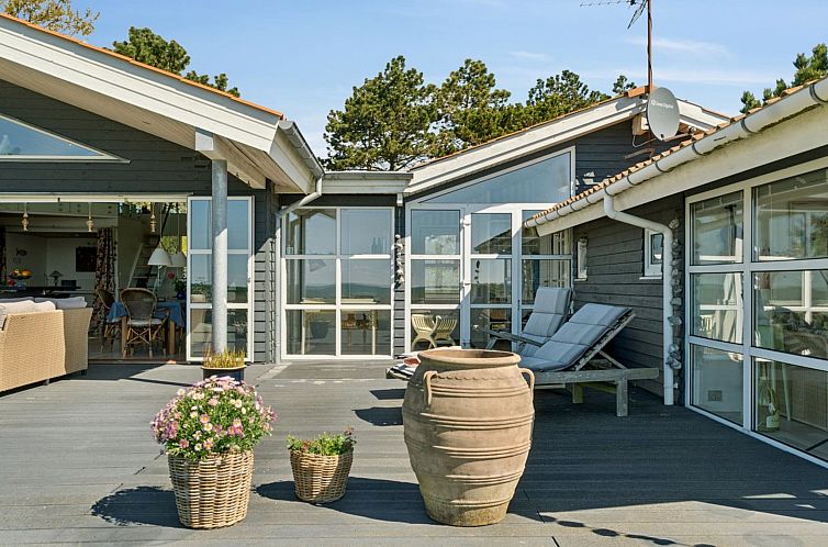 Vakantiehuis "Hening" - 50m from the sea