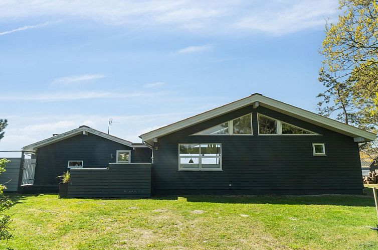 Vakantiehuis "Hening" - 50m from the sea