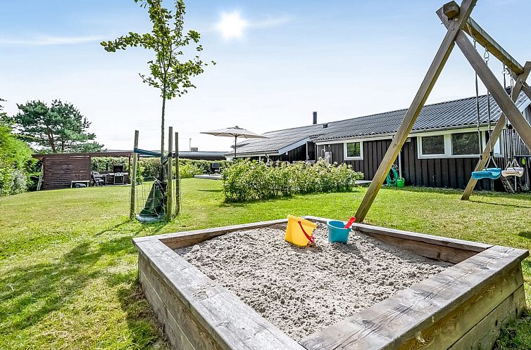 Vakantiehuis "Asko" - 350m from the sea