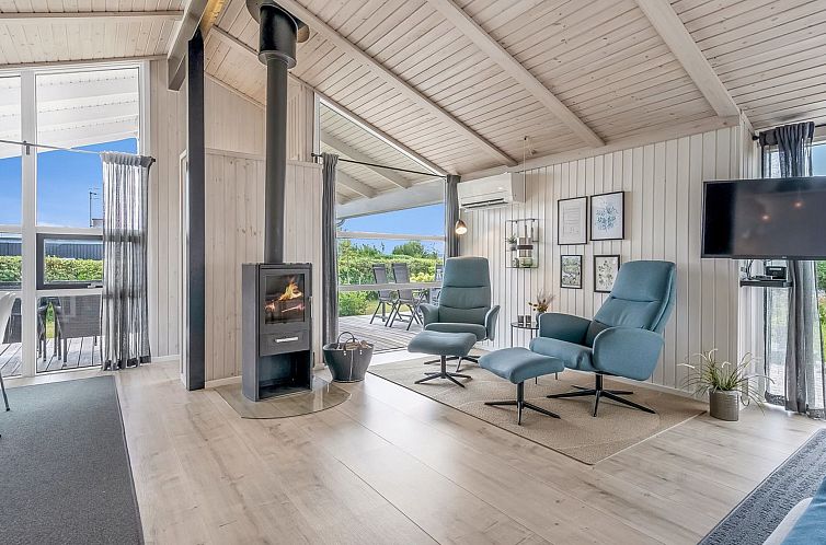 Vakantiehuis "Asko" - 350m from the sea
