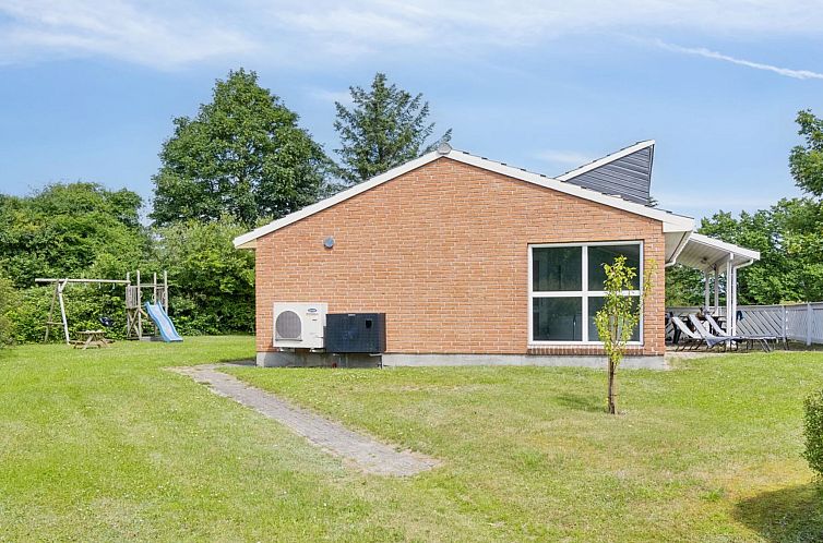 Vakantiehuis "Svenn" - 300m from the sea