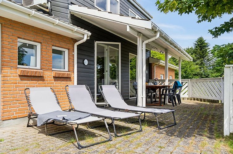 Vakantiehuis "Svenn" - 300m from the sea