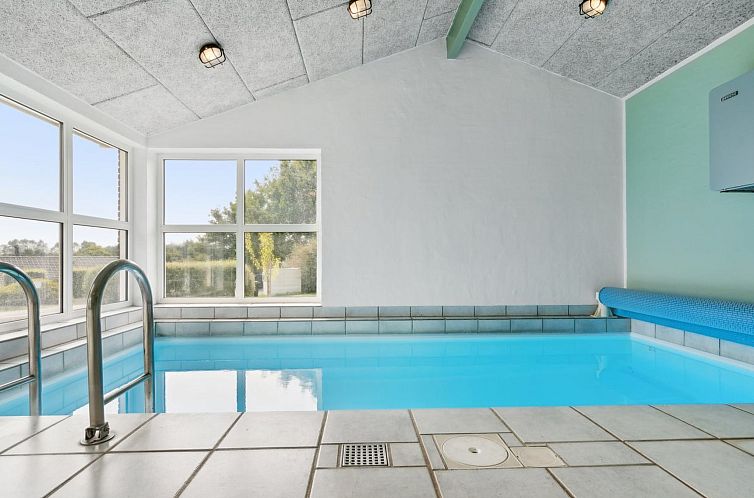 Vakantiehuis "Svenn" - 300m from the sea