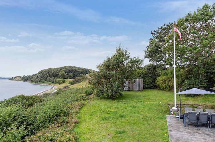 Vakantiehuis "Alfhild" - 30m from the sea