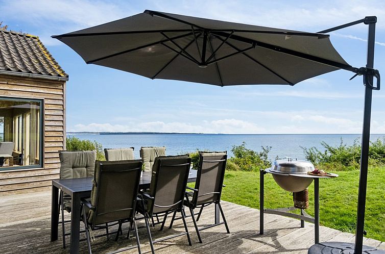 Vakantiehuis "Alfhild" - 30m from the sea