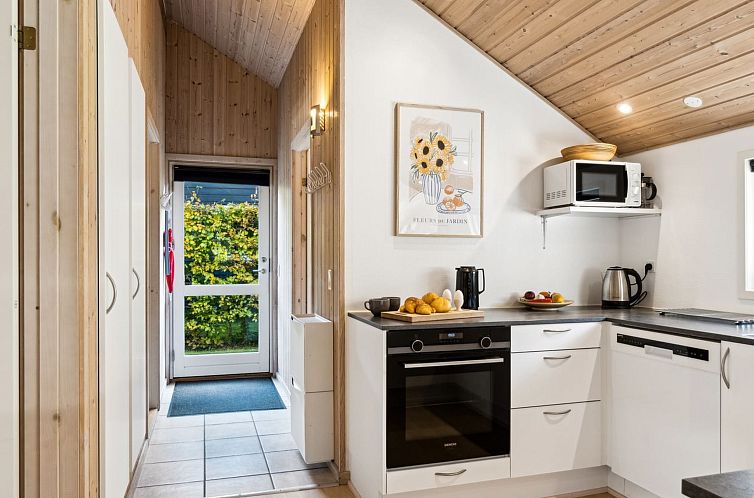 Vakantiehuis "Solborg" - 800m from the sea
