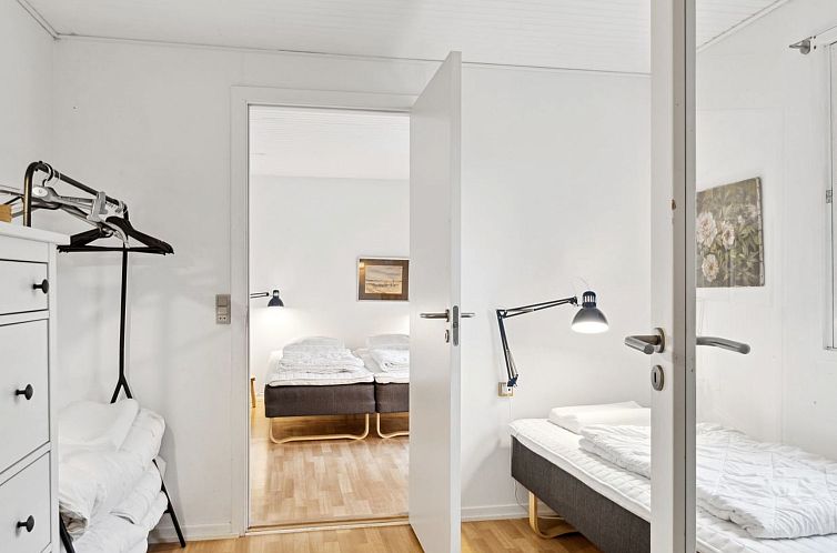 Vakantiehuis "Henryette" - 1.5km from the sea