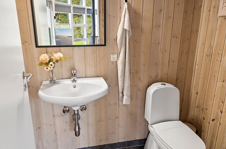 Vakantiehuis "Benno" - 2.1km from the sea